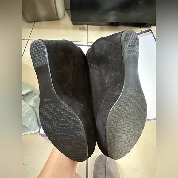 NIB Stuart Weitzman suede boots. - Picture 5 of 8